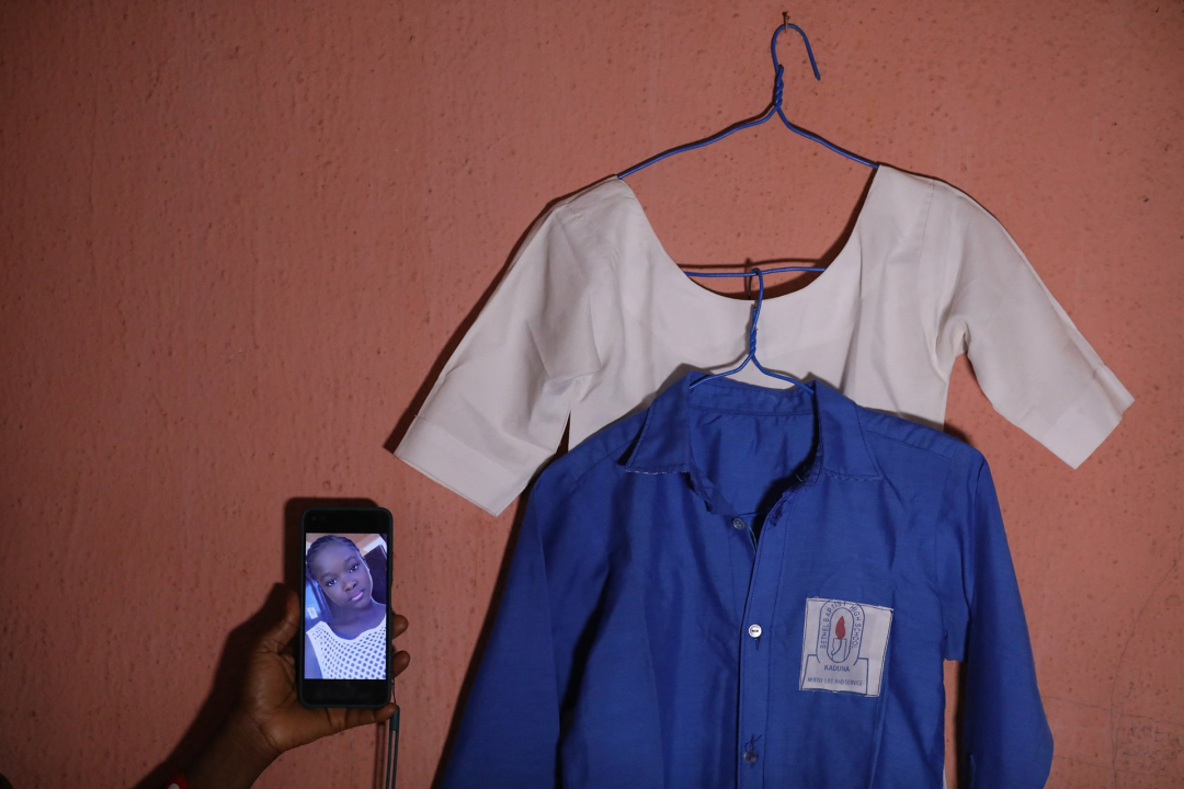 ֑όW(xu)(qun); Sodiq Adelakun Adekola